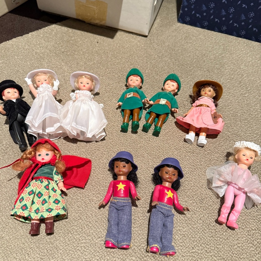 Madame Alexander Mini’s 10 total